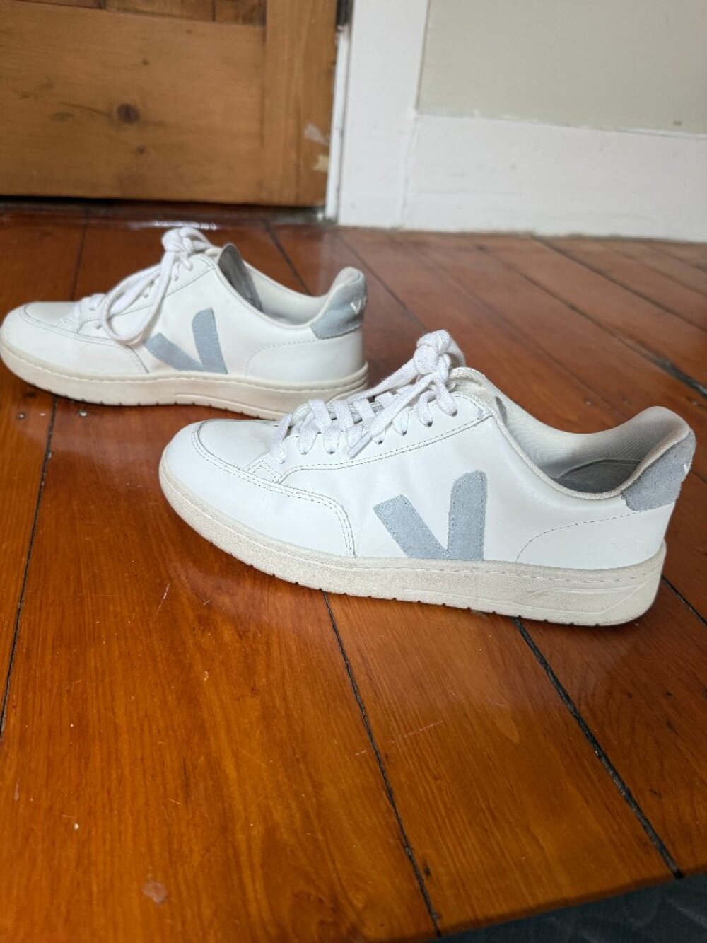 VEJA V-12 leather sneakers – women's size 8.5